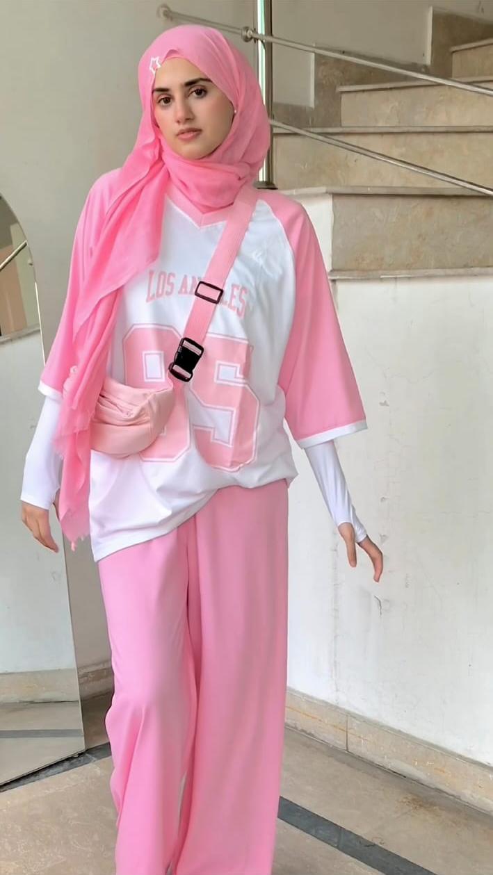 LA 95 Pink V-Neck Oversized & Pink Flapper