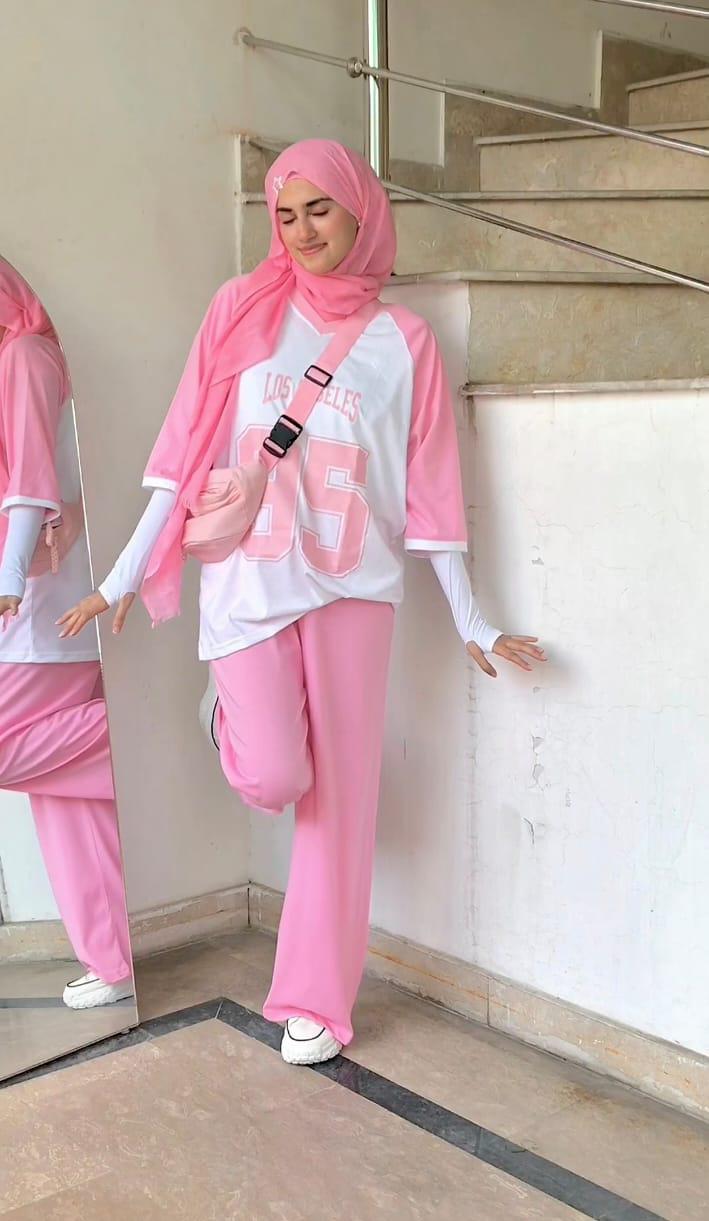 LA 95 Pink V-Neck Oversized & Pink Flapper