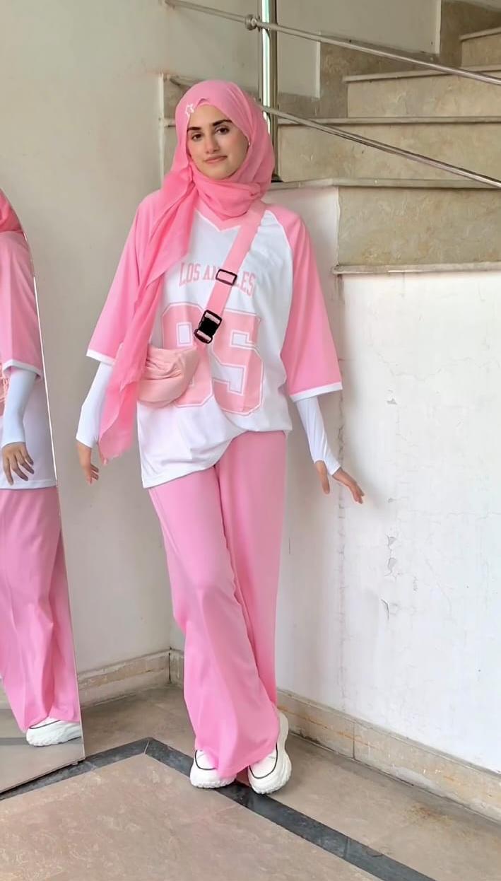 LA 95 Pink V-Neck Oversized & Pink Flapper