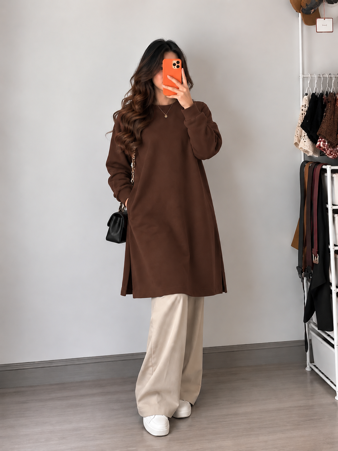 Brown Long Sweatshirt & Beige Flapper