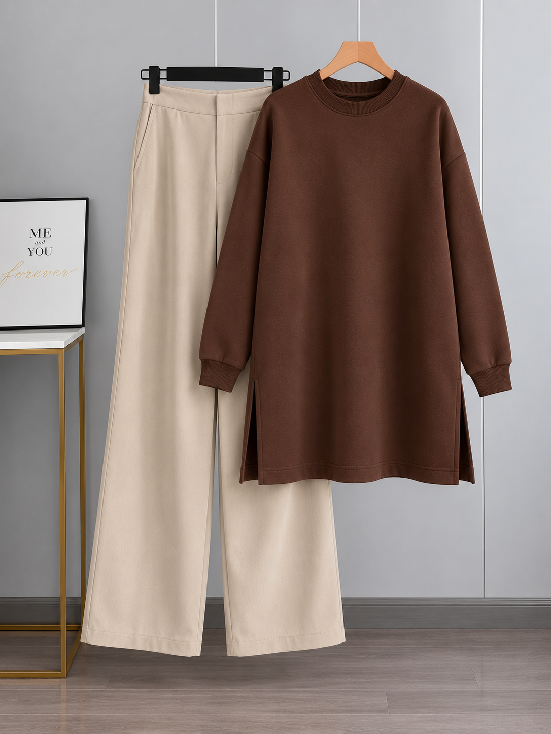 Brown Long Sweatshirt & Beige Flapper