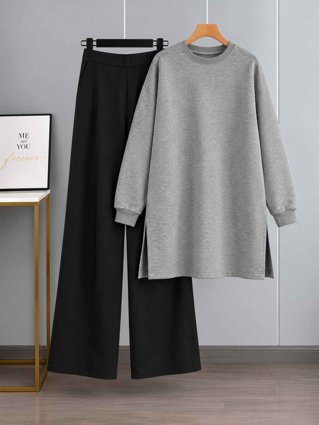 Grey Long Sweatshirt & Black Flapper