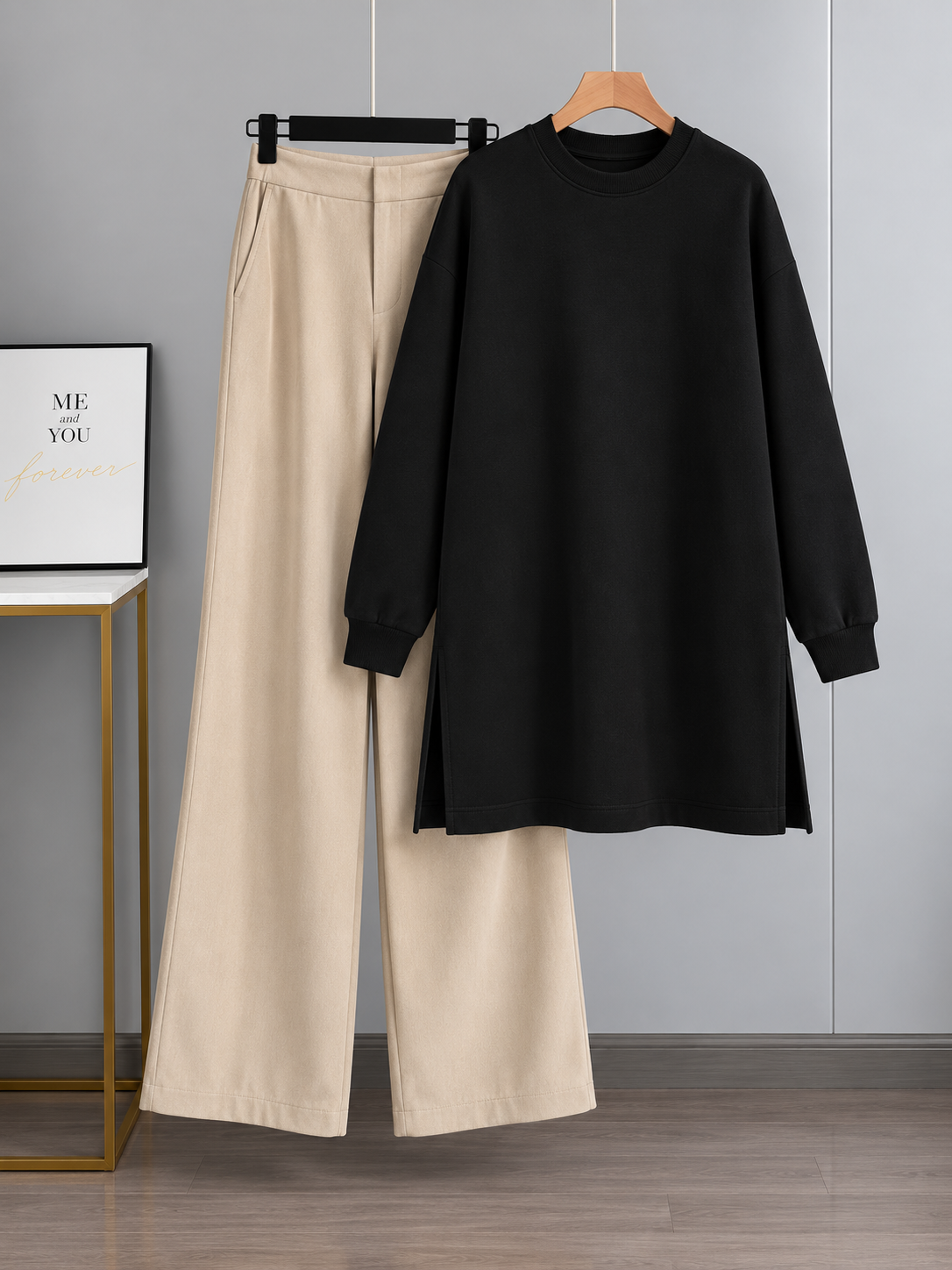 Black Long Sweatshirt & Beige Flapper