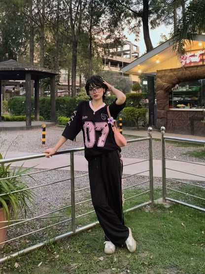 07 Pookie V-Neck Oversized & Black Pookie Bow Flapper
