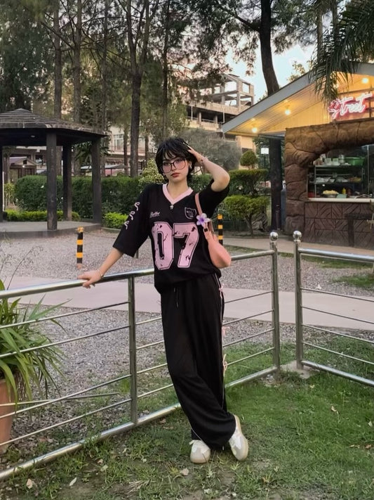 07 Pookie V-Neck Oversized & Black Pookie Bow Flapper