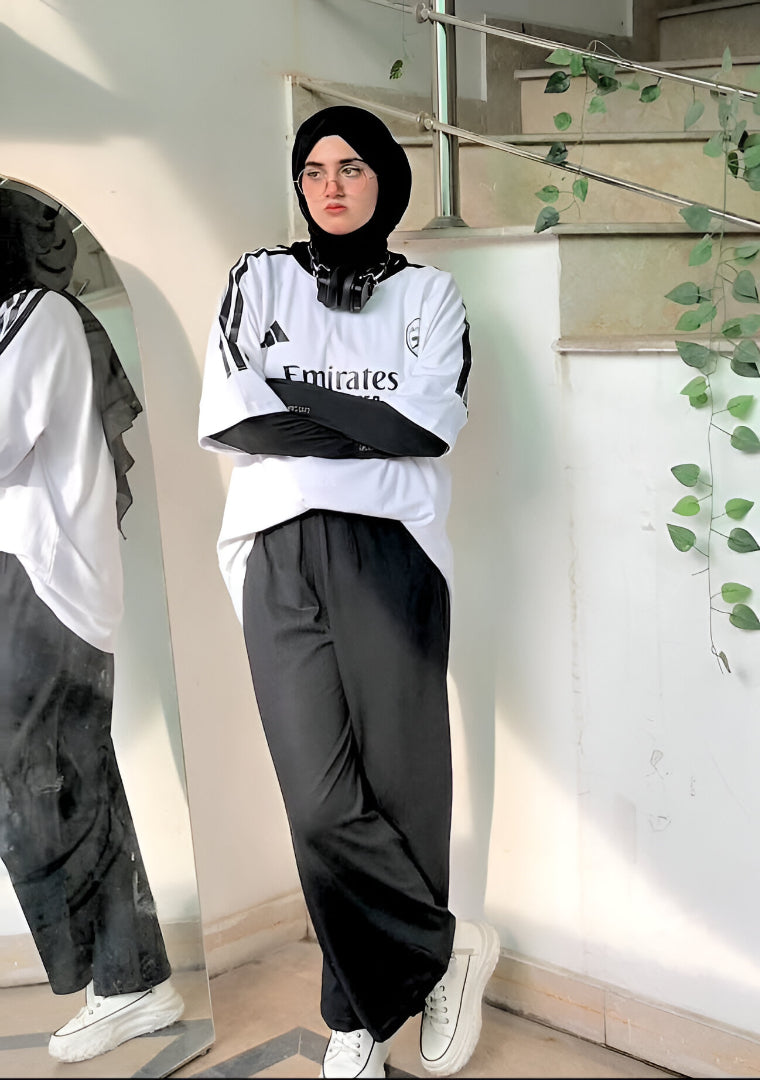 White Emirates Oversized & Black Flapper