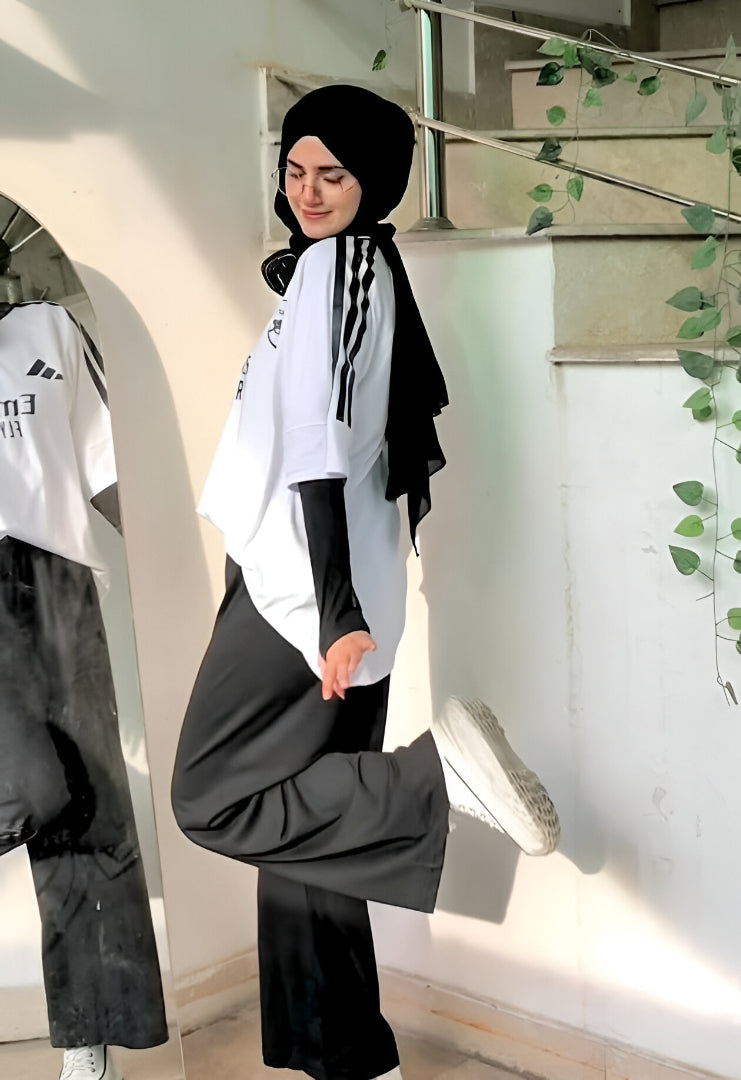 White Emirates Oversized & Black Flapper